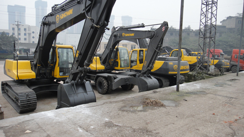 five units Sinoway excavators are ready in the workshop 